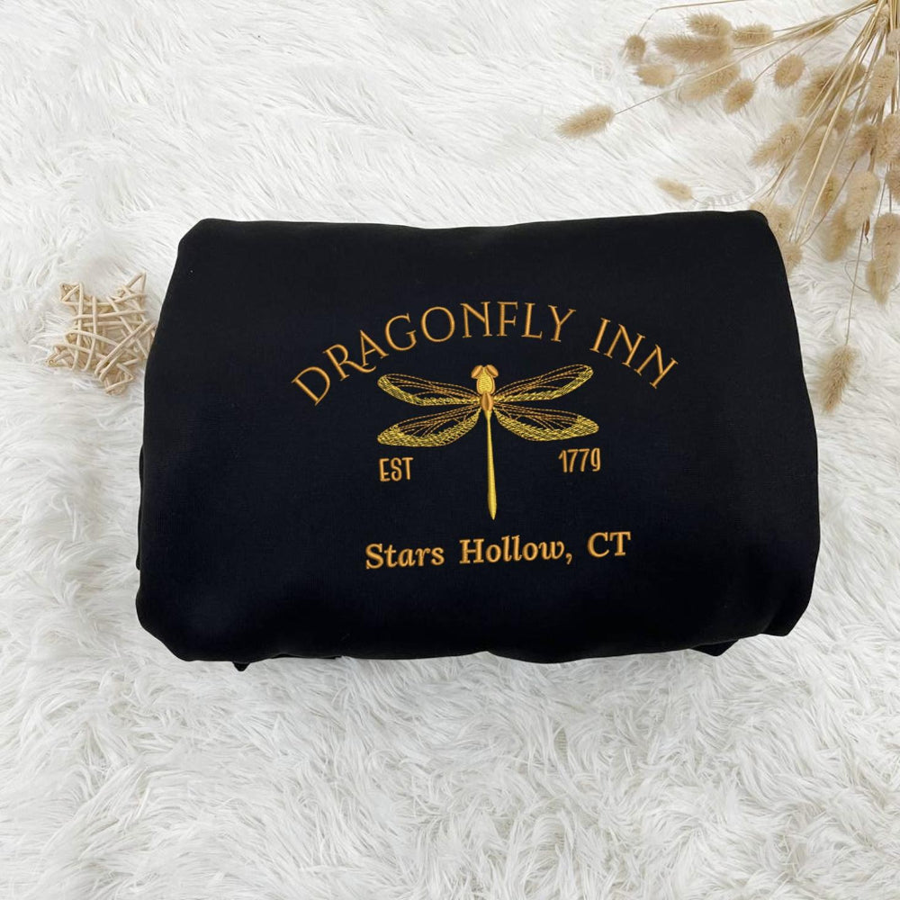 Black Dragonfly Inn vintage dragonfly crewneck on soft rug