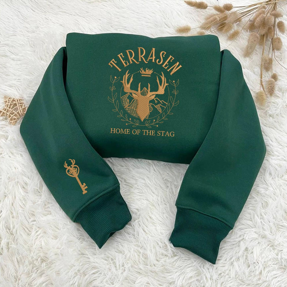 Terrasen Home of the Stag embroidered crewneck, sleeve key