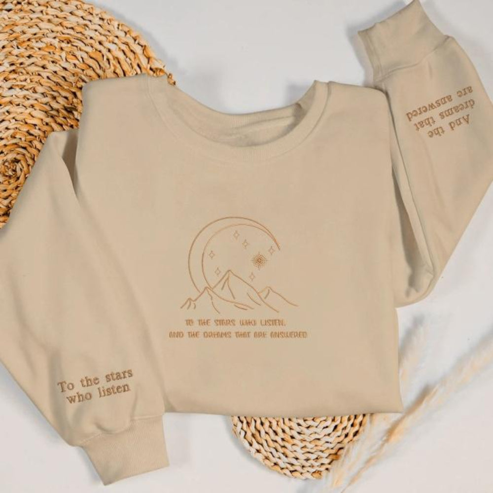 Sand To The Stars Who Listen crewneck, woven mat styling