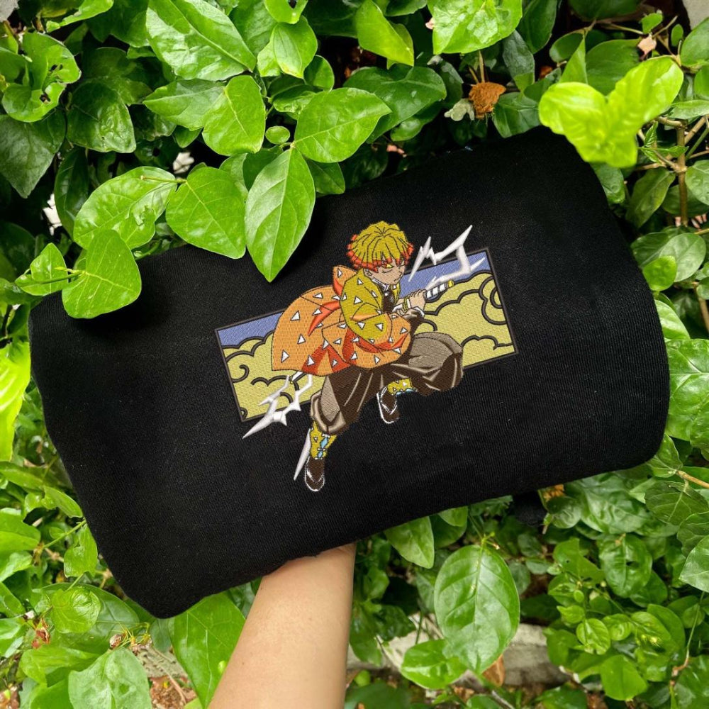 Black Zenitsu running lightning embroidery sweatshirt, green nature shot