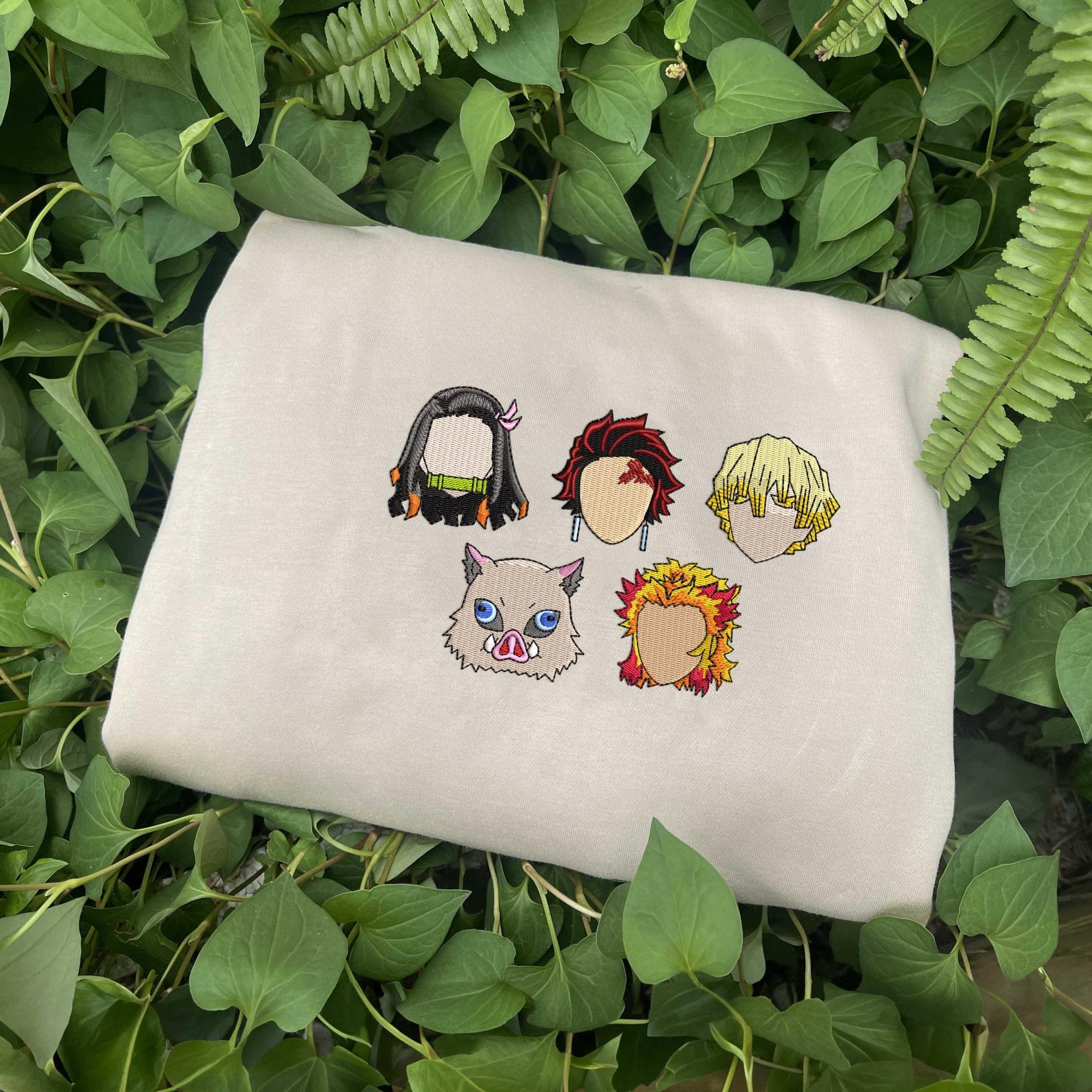 Sweatshirt with Demon Slayer character embroidery