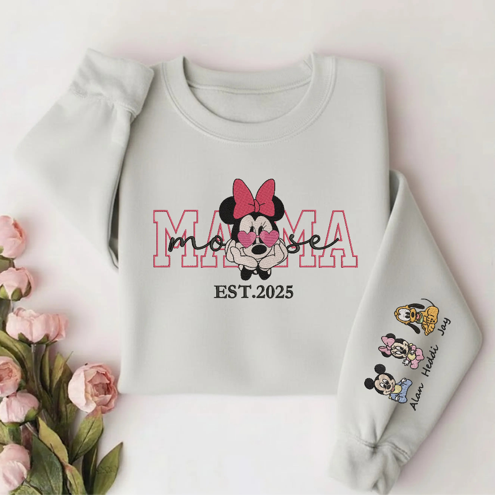 Minnie Mouse mama sweatshirt with heart eyes and family names