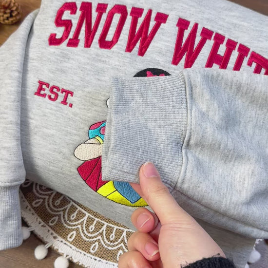 Video Snow White Embroidered Sweatshirt