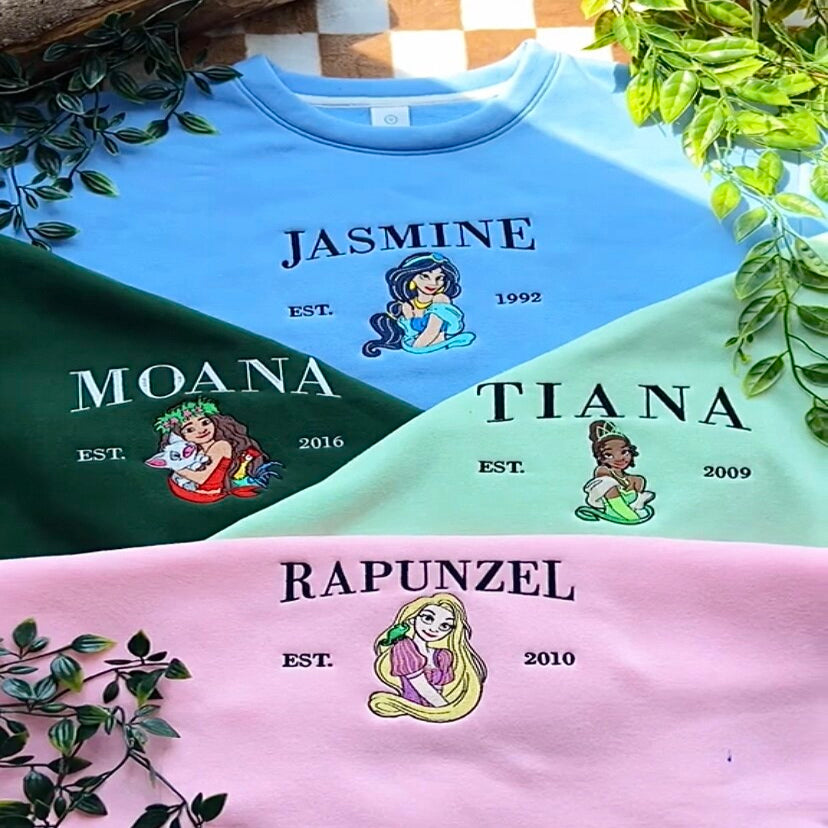 Princess Character Embroidered Sweatshirt Color